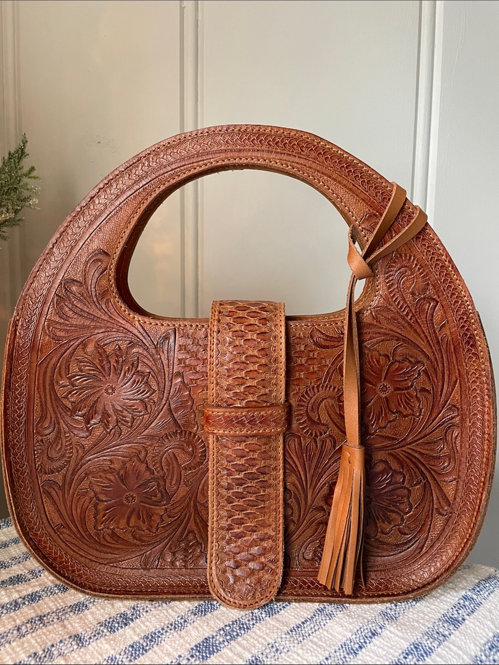 ANABAGLISH: “Blossom Clutch”